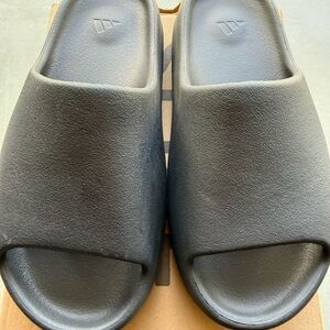 adidas Yeezy Slide Sandal Black Onyx Size 10